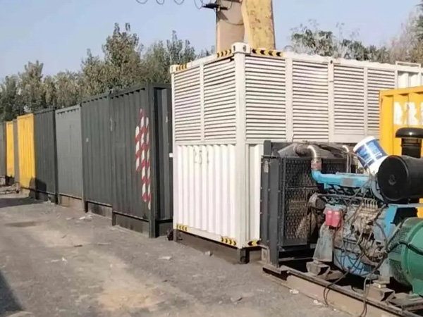 连南200KW柴油发电机机组每小时油耗是多少？